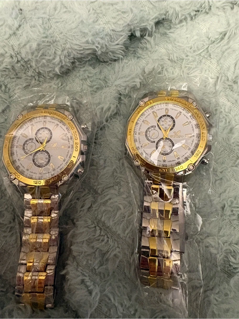 NEw- unisex beautiful Two-Tone Gold & Silver Chronograph Watch - Unbranded